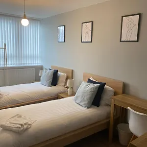 lovely-2-bedroom-flat-near-newcastle-city-centre.hotels-newcastle-upon-tyne.com/