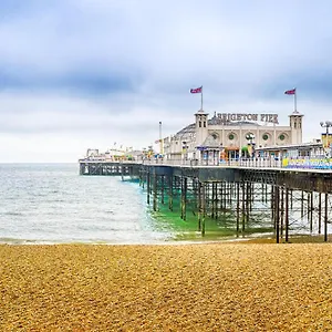 kemptown-apartaments-suite-central-by-the-sea-and-pier.brighton-hotels-england.com/